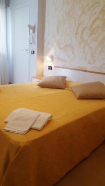 Hotel Lucciola Riccione Kültér fotó